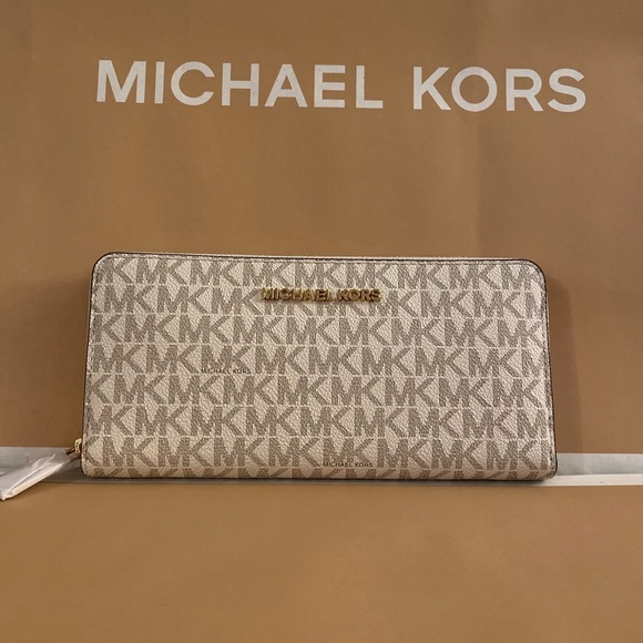 selling mk wallet - Picture 1 of 1